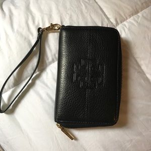 Tory Butch Classic Leather Wristlet